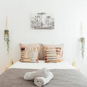Apartamento Coachella Vintage Chic In The Heart Of St Charles, Biarriz